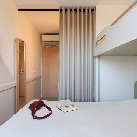 Отель Ibis Budget Nord Тур