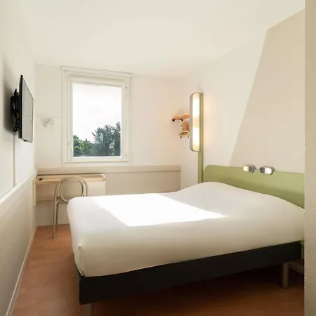 Отель Ibis Budget Nord 2*