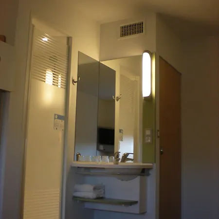 Ibis Budget Nord Отель 2*